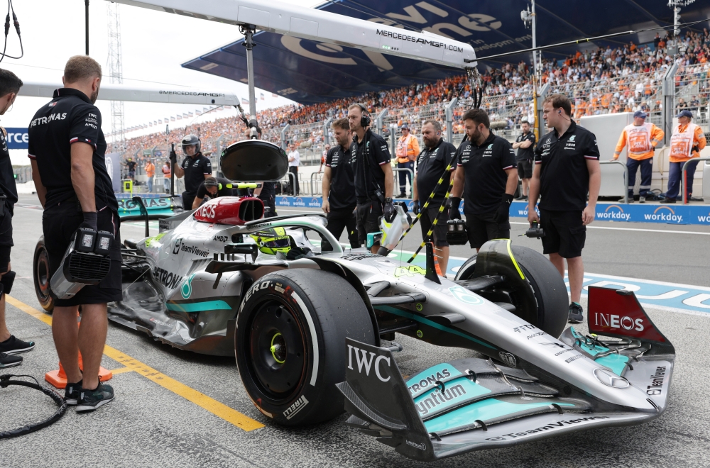 September 2, 2022 Mercedes' Lewis Hamilton during practice REUTERS/Piroschka Van De Wouw