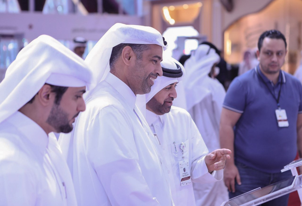 Minister of Environment and Climate Change H E Sheikh Dr. Faleh bin Nasser bin Ahmed bin Ali Al Thani during his visit to 6th Katara International Hunting and Falcon Exhibition (S’hail).