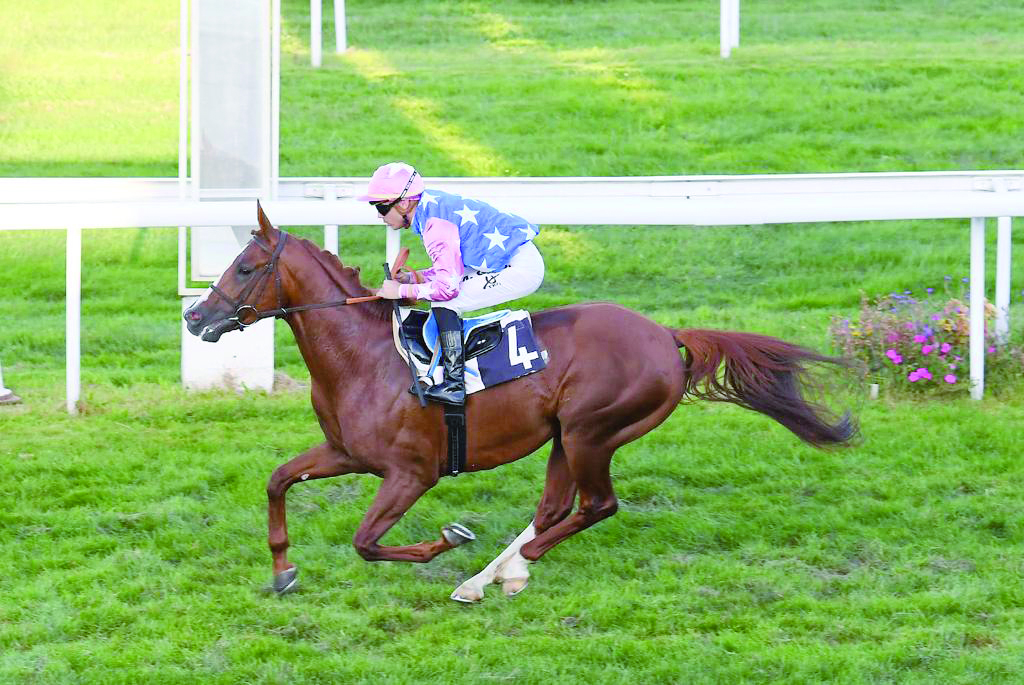 Samlla on his way to victory. Pic: Robert Polin