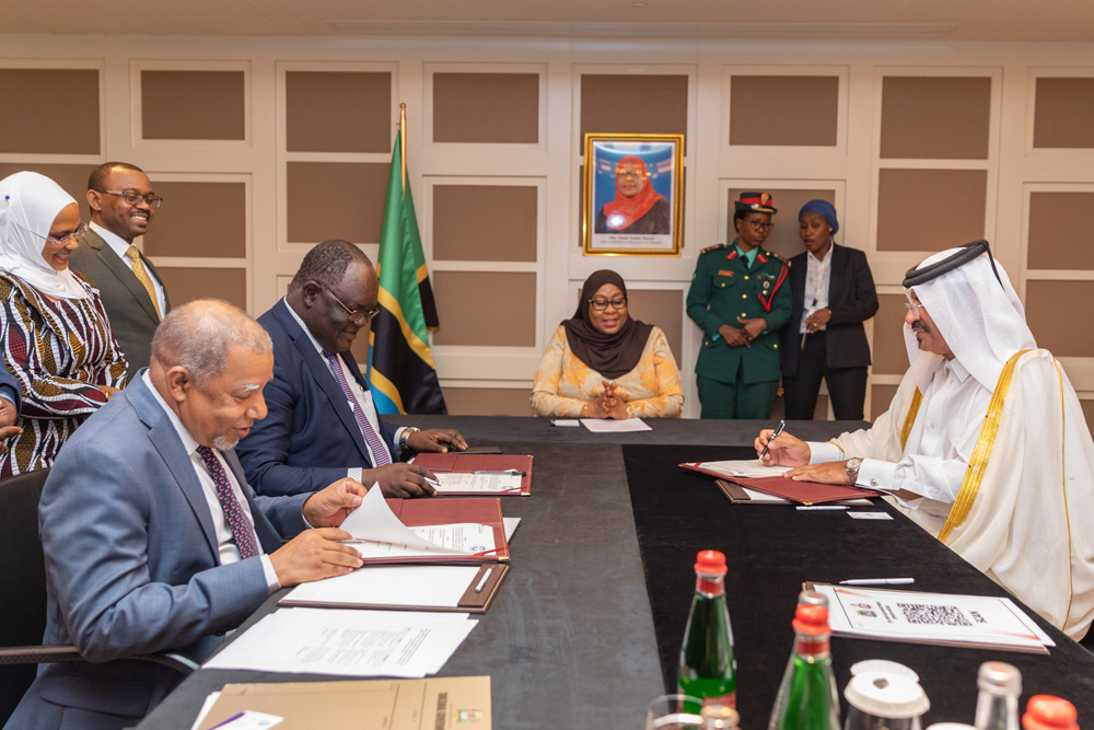 President of Tanzania H E Samia Suluhu Hassan and Qatar Chamber First Vice-Chairman Mohamed bin Ahmed bin Twar Al Kuwary with other officials during the signing of a memorandum of understanding.

