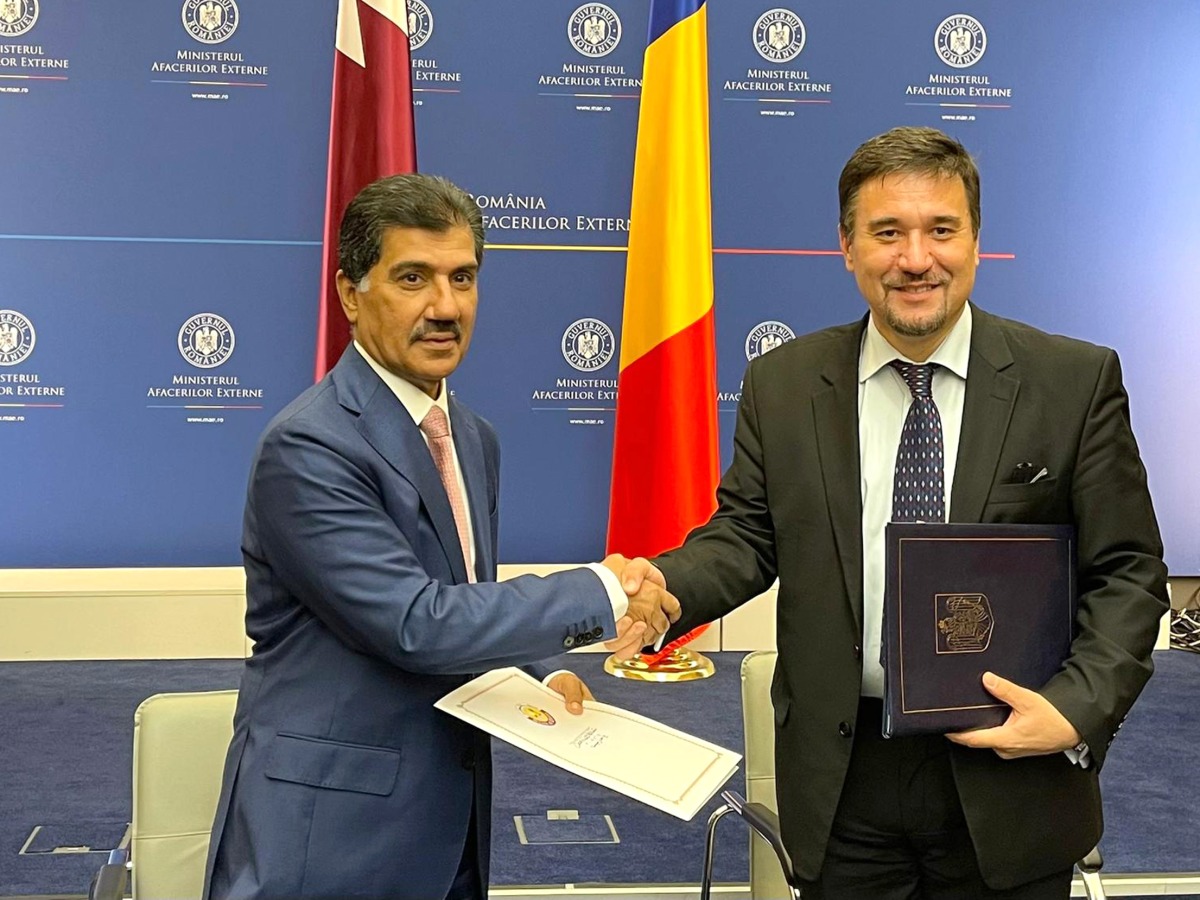 Secretary-General of the Ministry of Foreign Affairs H E Dr. Ahmed bin Hassan Al Hammadi and  Secretary of State for Global Affairs and Diplomatic Strategies at the Romanian  Ministry of Foreign Affairs H E Traian Laurentiu Hristea during the meeting.
