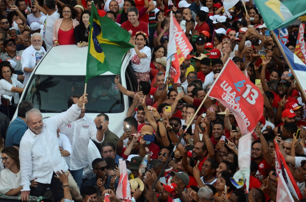Former Brazil's President and presidential candidate Luiz Inacio Lula da Silva takes part in a rally in Salvador, Bahia state, Brazil, on October 12, 2022. REUTERS/Felipe Iruata.