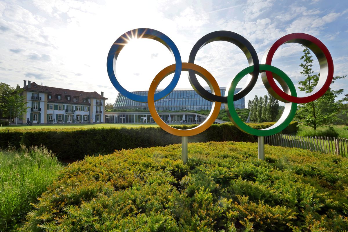 The Olympic rings are pictured in front of the International Olympic Committee (IOC) headquarters in Lausanne, Switzerland, May 17, 2022. (REUTERS/Denis Balibouse)