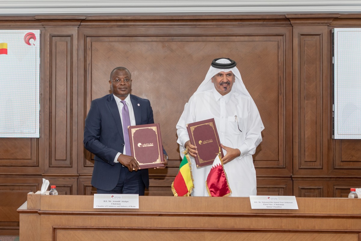 First Vice-Chairman of the Qatar Chamber Mohammed bin Twar Al Kuwari and the President of the Benin Chamber Arnauld Akakpo during the agreement signing.