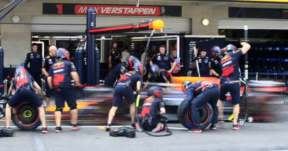  Red Bull's Max Verstappen in the pits during practice at the Mexico City Grand Prix in Autodromo Hermanos Rodriguez, Mexico City, on October 29, 2022.  REUTERS/Carlos Perez Gallardo