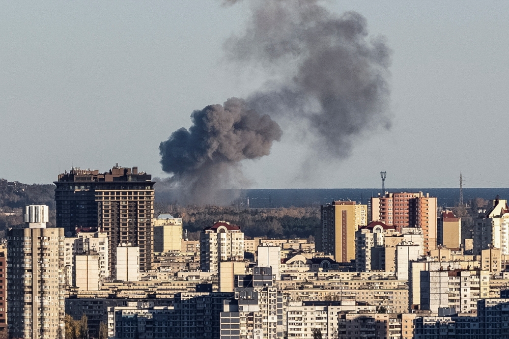 Smoke rises on the outskirts of the city during a Russian missile attack, as Russia's invasion of Ukraine continues, in Kyiv, Ukraine October 31, 2022. Reuters/Vladyslav Sodel