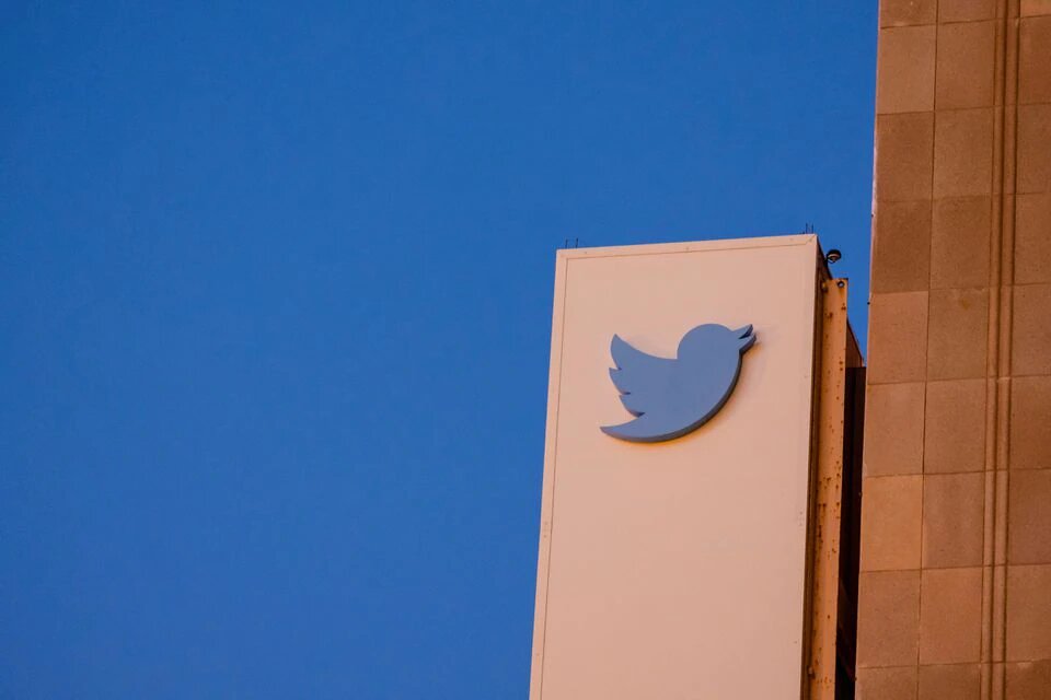 A view of the Twitter logo at its corporate headquarters in San Francisco, California, US, on October 27, 2022. REUTERS/Carlos Barria
