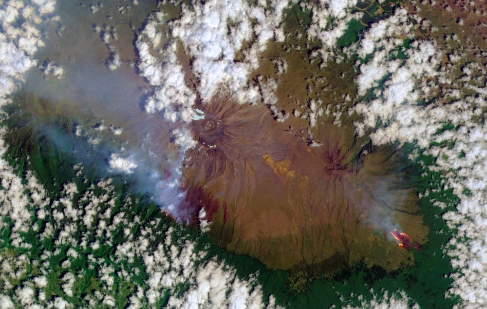 A fire broke out on October 21, 2022 on the slopes on Mount Kilimanjaro, Tanzania in this picture taken on October 30, 2022 and obtained from social media by Reuters on November 2, 2022. European Union/ Copernicus Sentinel-2/via REUTERS