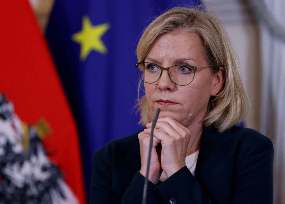 Austrian Energy Minister Leonore Gewessler attends a news conference in Vienna, Austria, August 31, 2022. REUTERS/Leonhard Foeger/File Photo/File Photo
