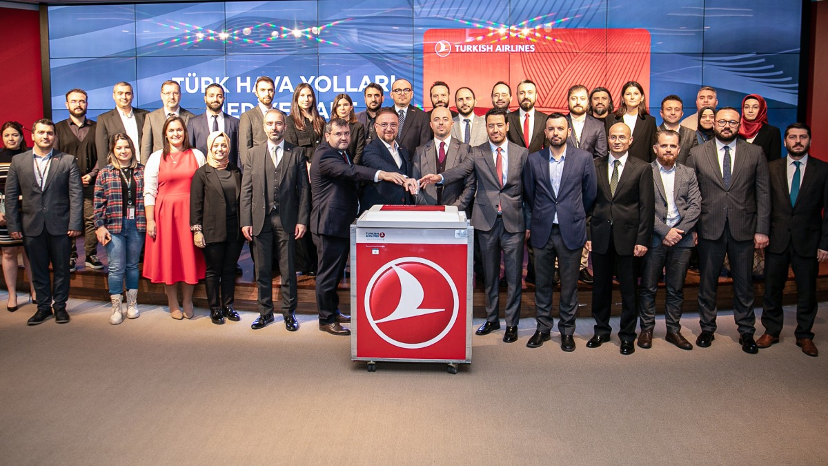Officials pose for a group photo.