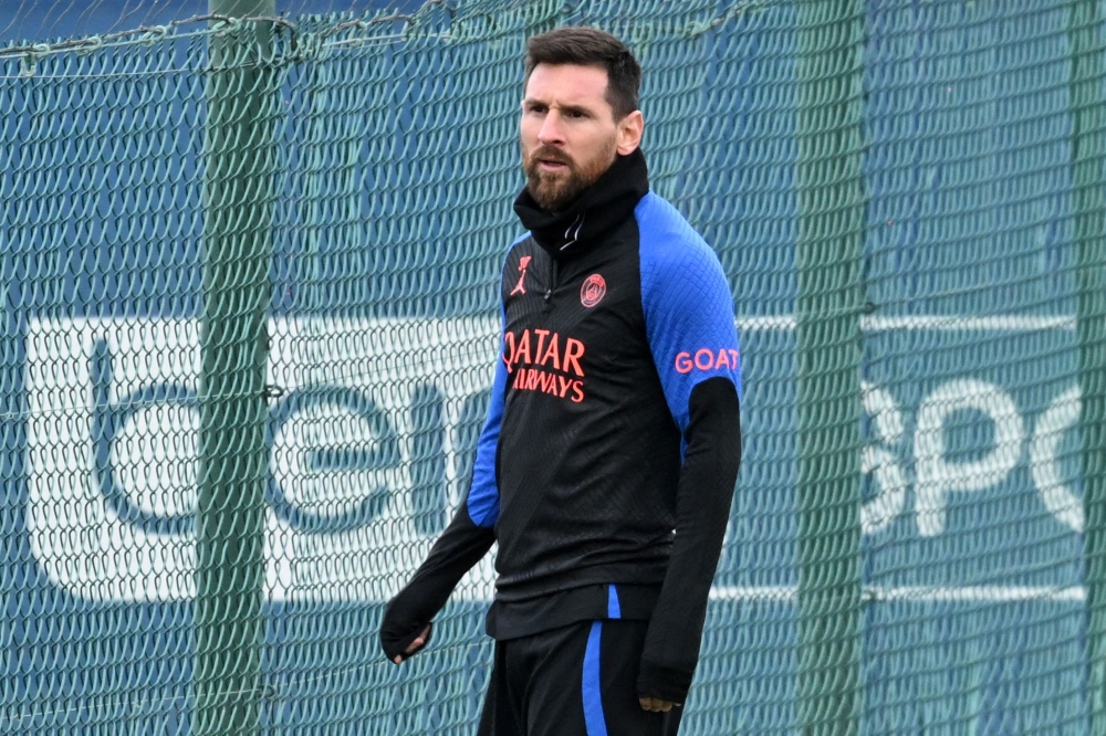 Paris Saint-Germain's Argentine forward Lionel Messi takes part in a training session at the club's 