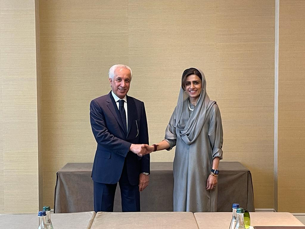 Al Muraikhi meeting with Minister of State for Foreign Affairs of Pakistan H E Hina Rabbani Khar in Geneva, yesterday. 
