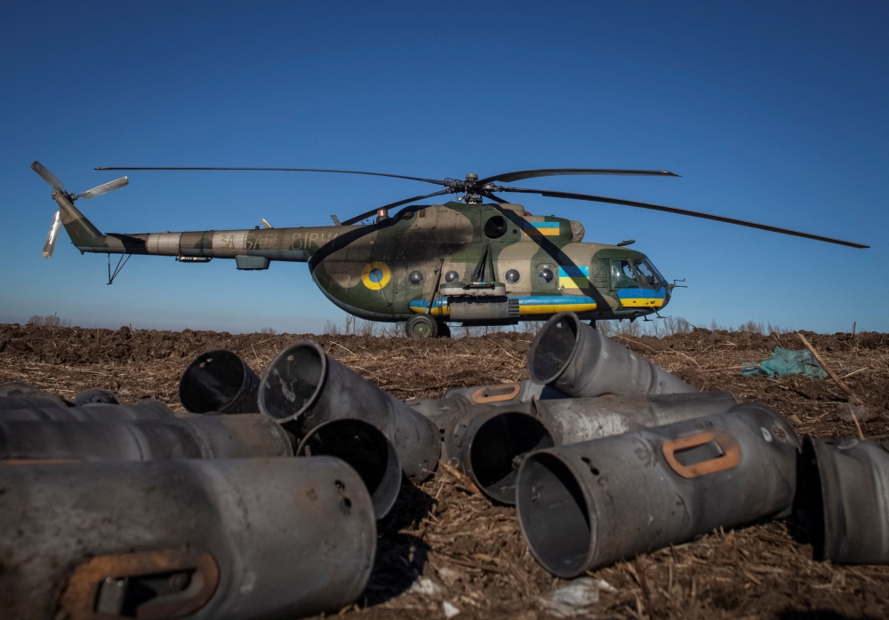 A Ukrainian military helicopter is seen, amid Russia's attack on Ukraine, in Donbas region, Ukraine on January 25, 2023. REUTERS/Oleksandr Ratushniak