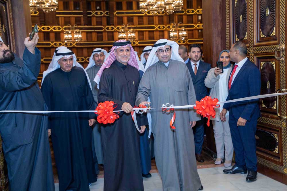 Kuwait’s Minister of State for Municipal Affairs H E Abdulaziz Waled Abdullah Al Mujel and Founding Chairman of GORD Dr. Yousef Alhorr with other officials during Gulf Green Cities & Buildings Conference & Expo in Kuwait.