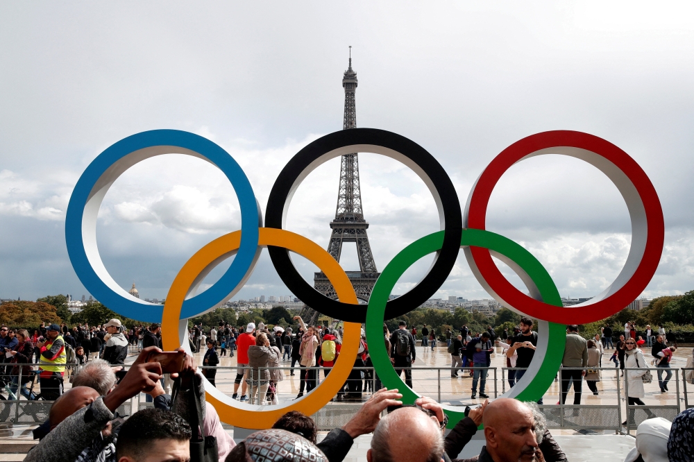 Olympic rings to celebrate the IOC official announcement that Paris won the 2024 Olympic bid are seen in front of the Eiffel Tower at the Trocadero square in Paris, France, on September 16, 2017. (Reuters file photo)
