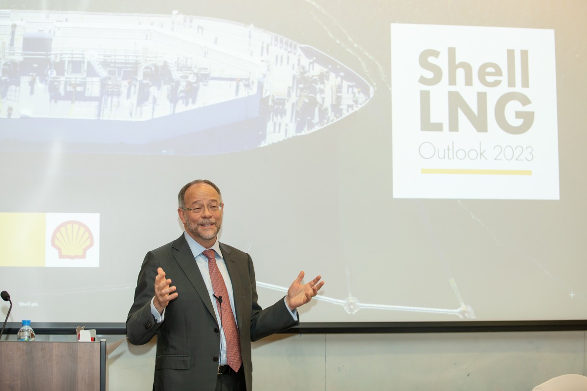 A Shell’s global LNG official making a presentation