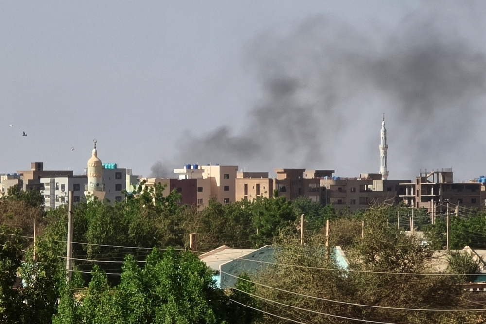 :In this picture taken on May 7, 2023, smoke billows in Khartoum amid ongoing fighting between the forces of two rival generals. (Photo by AFP)

