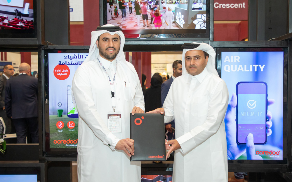 Thani Al Malki, Executive Director Business at Ooredoo with Salem Al Mohannadi, CEO of the Seashore Group during the Qatar CSR Summit.