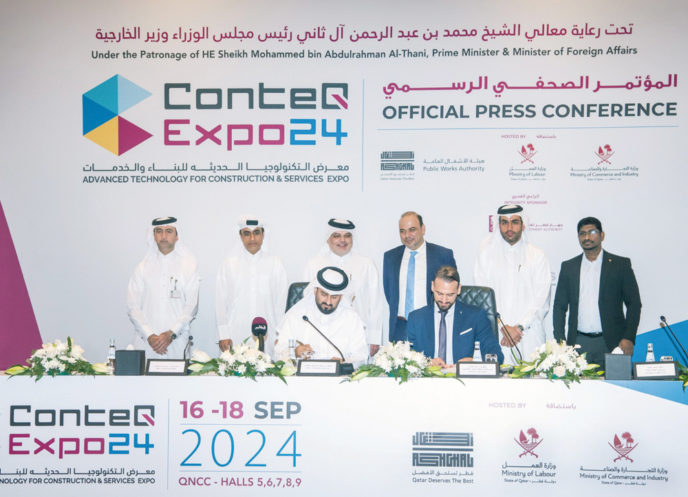 Assistant Undersecretary at MoL Mohammed Hassan Al Obaidly and President of Ashghal Dr. Eng Saad bin Ahmad Al Muhannadi with other official during the press conference. 