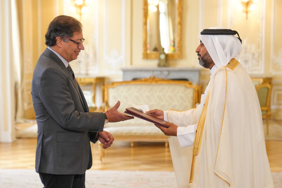 President of Colombia H E Gustavo Francisco Petro Urrego receiving credentials of Ambassador of Qatar H E Issa bin Jaber Al Kuwari.
