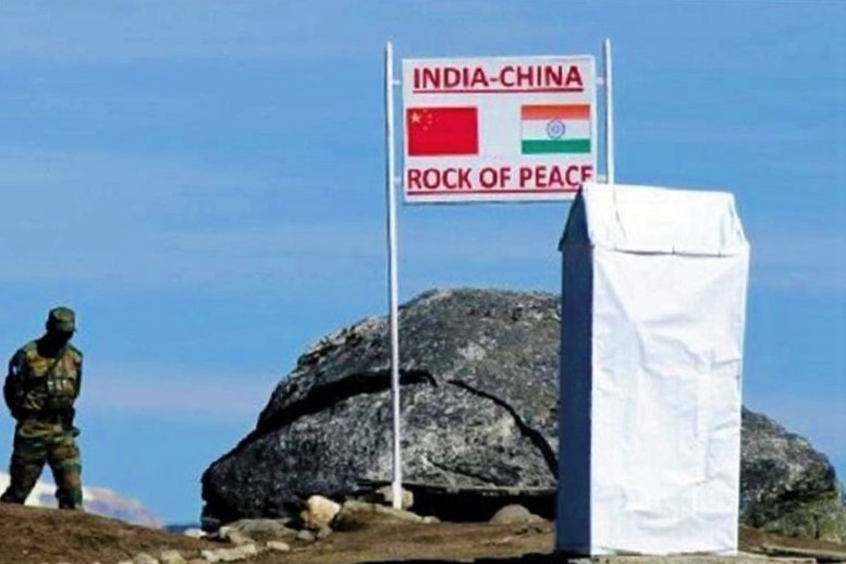 An Indian soldier keep watch at Bumla Pass on the India-China border in Arunachal Pradesh. (File photo / AFP)