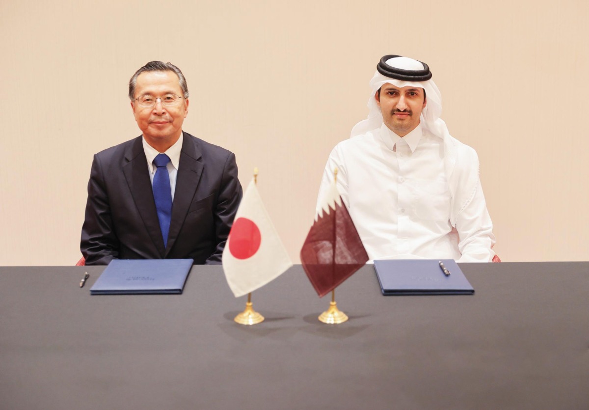 IPA Qatar CEO, Sheikh Ali Alwaleed Al Thani (right) with Chairman and CEO of JETRO, Norihiko Ishiguro during the MoU signing.