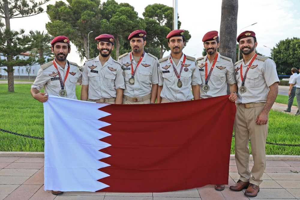 Members of the Qatari parachute jump team.