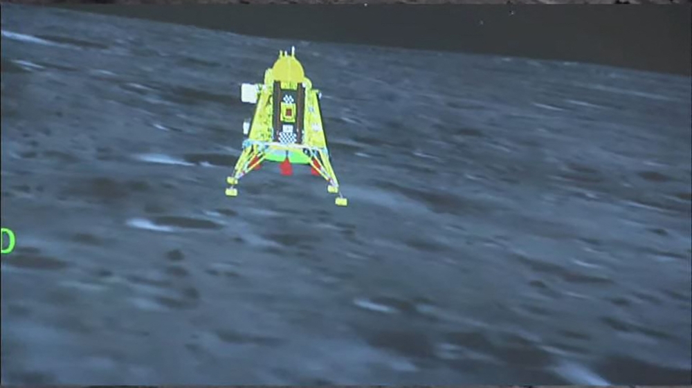 This handout screen grab taken and received from the live feed of Indian Space Research Organisation (ISRO) website on August 23, 2023, shows the successful lunar landing of Chandrayaan-3 spacecraft on the south pole of the Moon. (Photo by ISRO / AFP) 