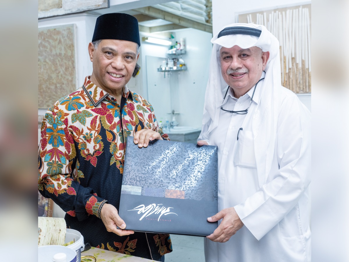 Indonesian Ambassador to Qatar H E Ridwan Hassan and Qatari artist Yousef Ahmad