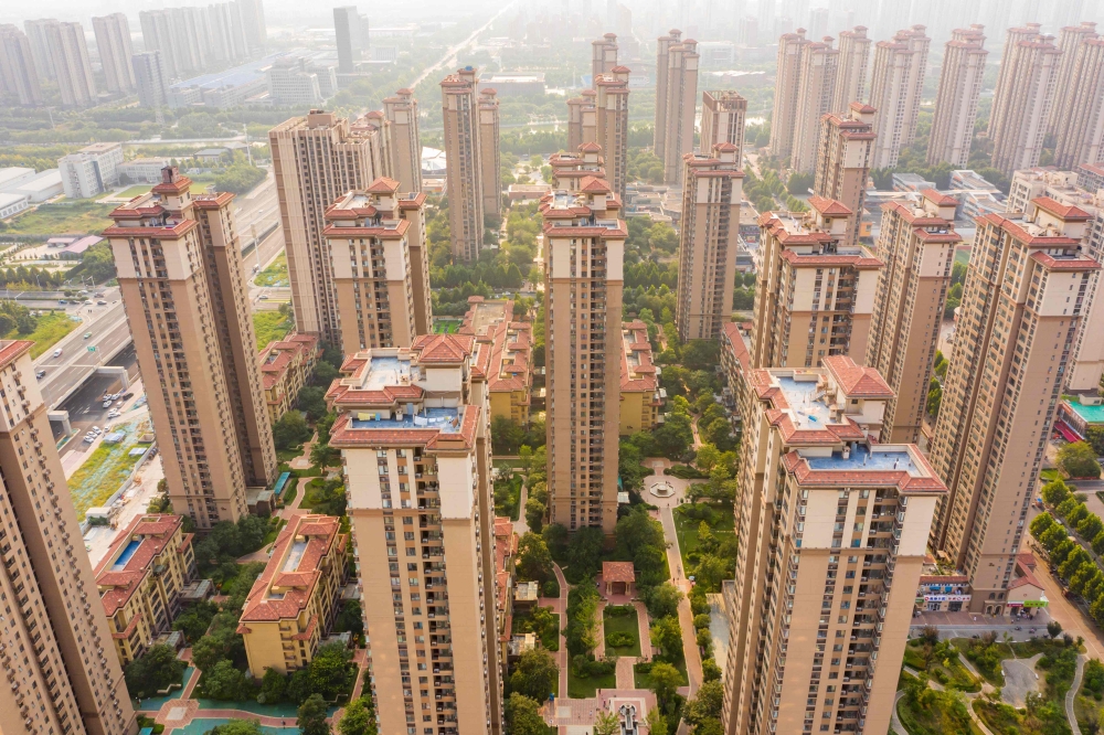 This aerial photograph taken on August 30, 2023 shows a residential complex built by Chinese real estate developer Vanke in Zhengzhou, in China central Henan province. (Photo by AFP)