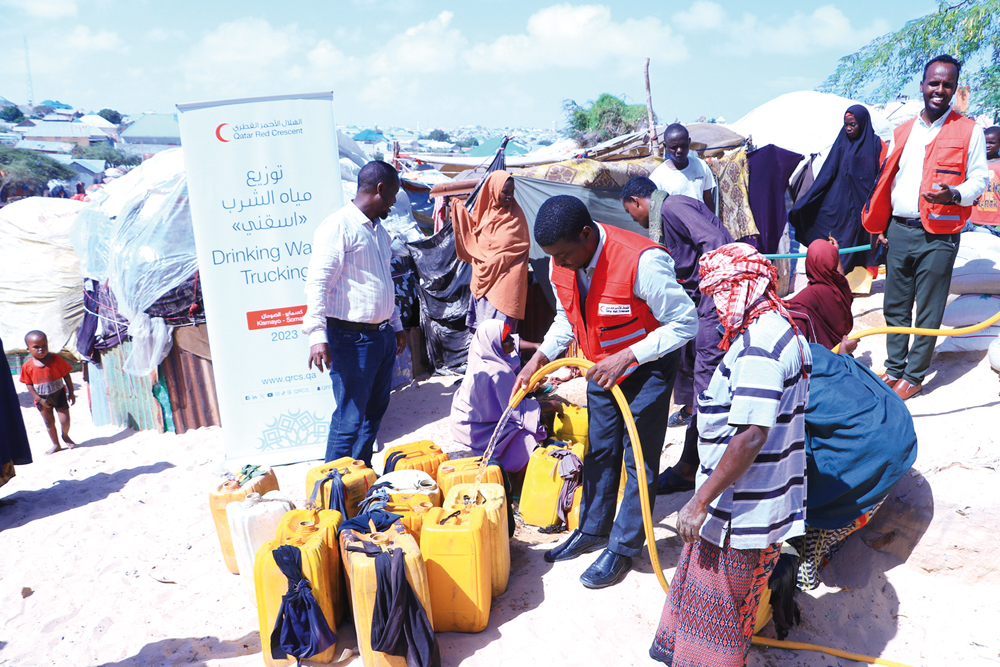 Beneficiaries receiving water provided under QRCS’s Drinking Water Trucking project in Somalia.