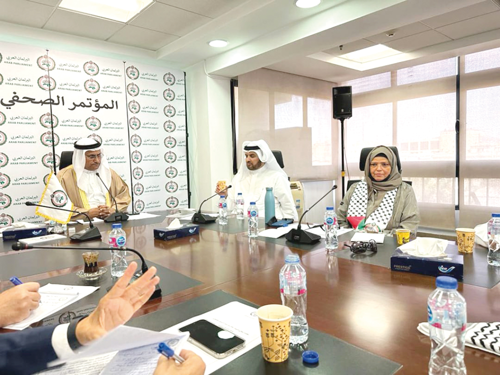 Shura Council Member and member of Palestine Committee Shaikha bint Yousuf Al Jufairi (right) and other delegates at the meeting.