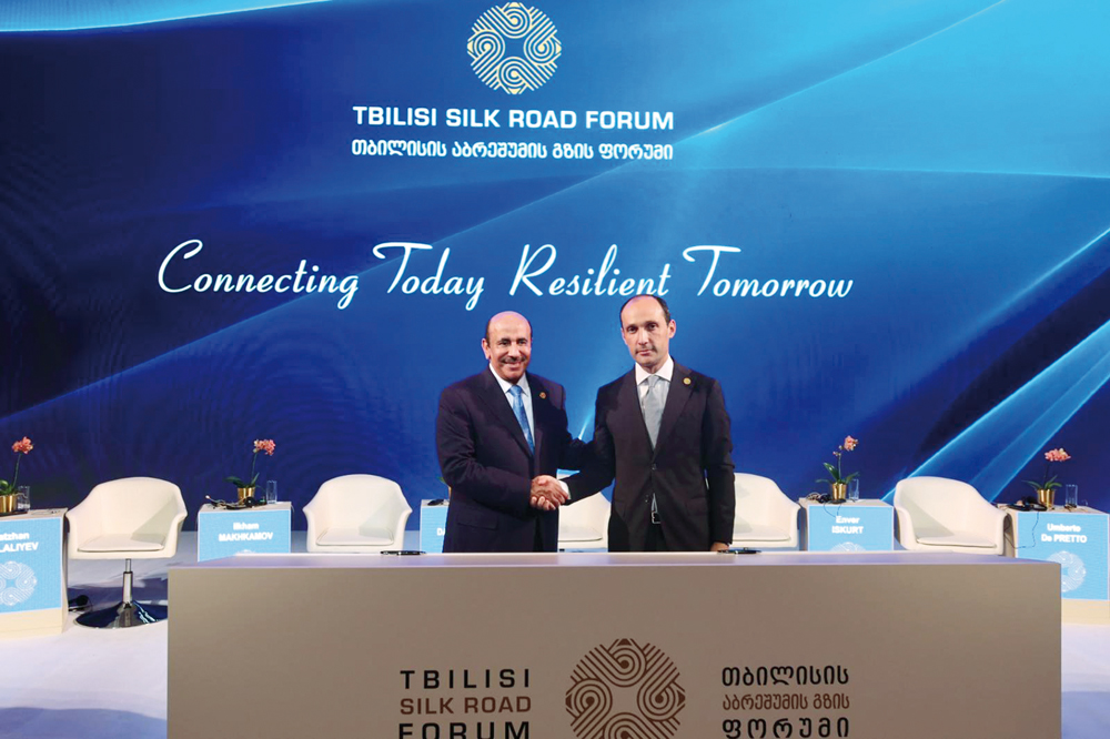 Minister of Transport H E Jassim Saif Ahmed Al Sulaiti; and Vice-Prime Minister, and Minister of Economy and Sustainable Development of Georgia H E Levan Davitashvili at the MoU signing ceremony in Tbilisi, Georgia, yesterday.
