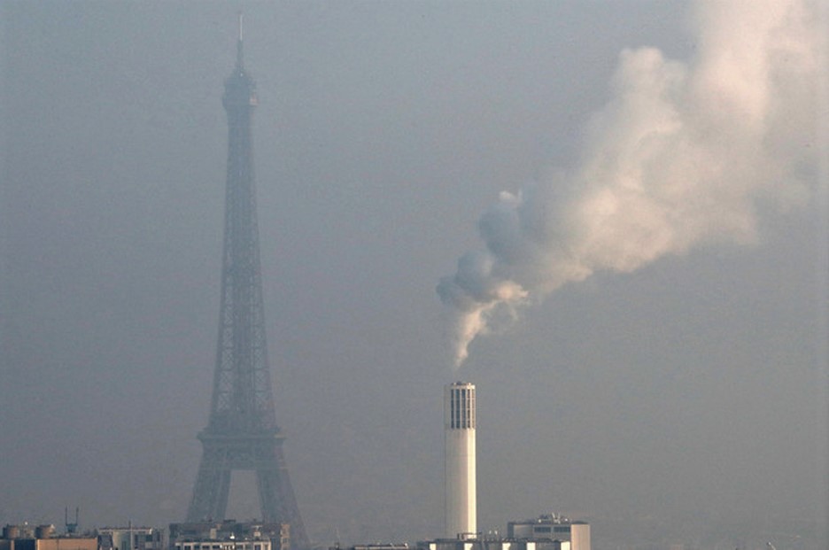 File photo: Haze hangs above Eiffel Tower in Paris. (Reuters)