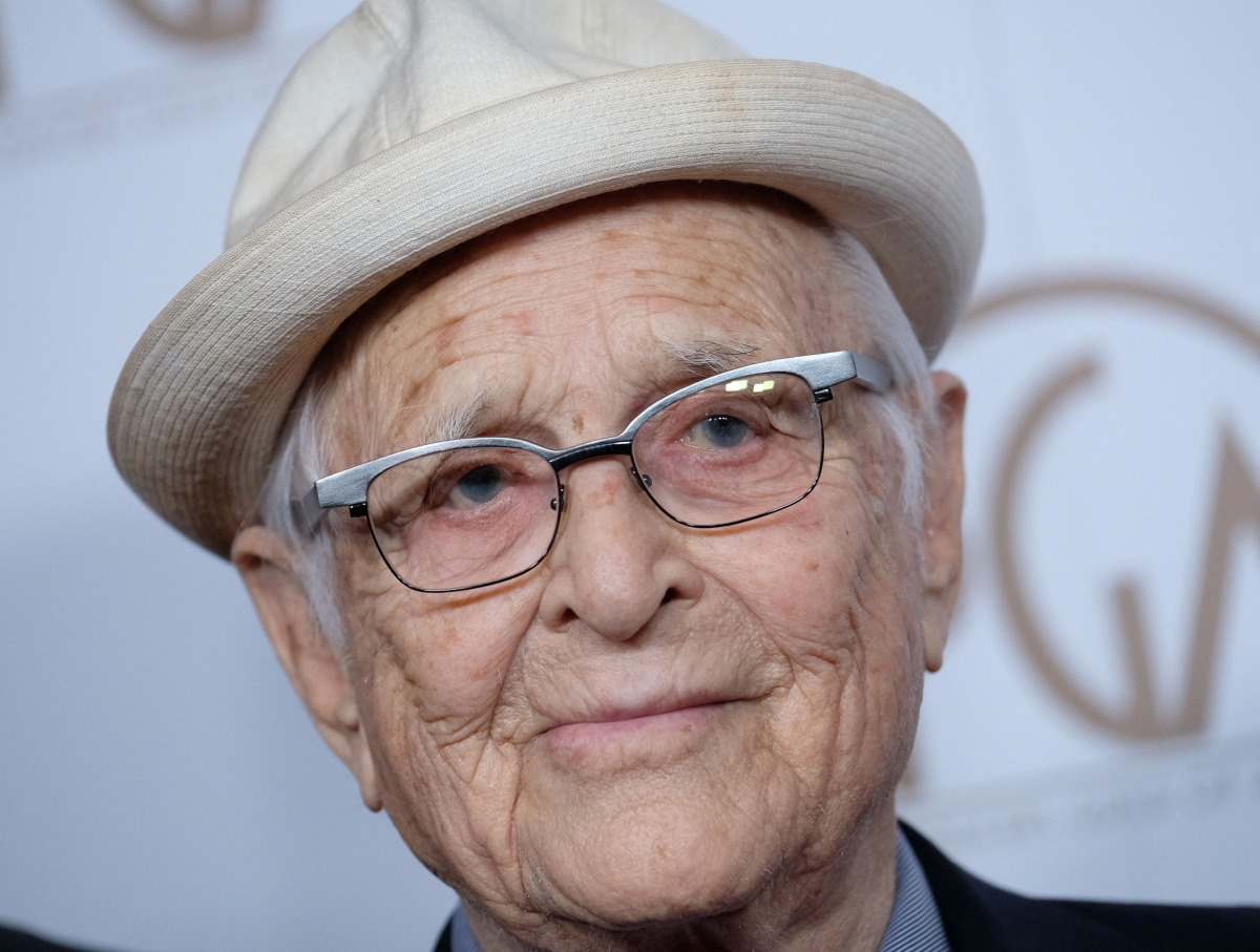 Norman Lear arrives at the 2018 Annual Producers Guild Awards Presented By Cadillac on January 20, 2018, in Beverly Hills, California. Television writer and producer Norman Lear, whose trailblazing sitcoms in the 1970s and 1980s revolutionized popular entertainment in America, has died at age 101, US media said Decdember 6, 2023. (Photo by CHRIS DELMAS / AFP)
