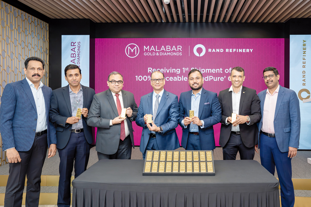 Officials pose for a group photo.