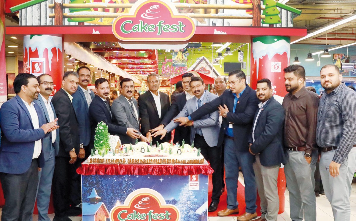 Chairman of Safari Group of Companies, Aboobacker Madapat, and Safari Group’s Managing Director, Shaheen Backar inaugurating the Cake Festival.