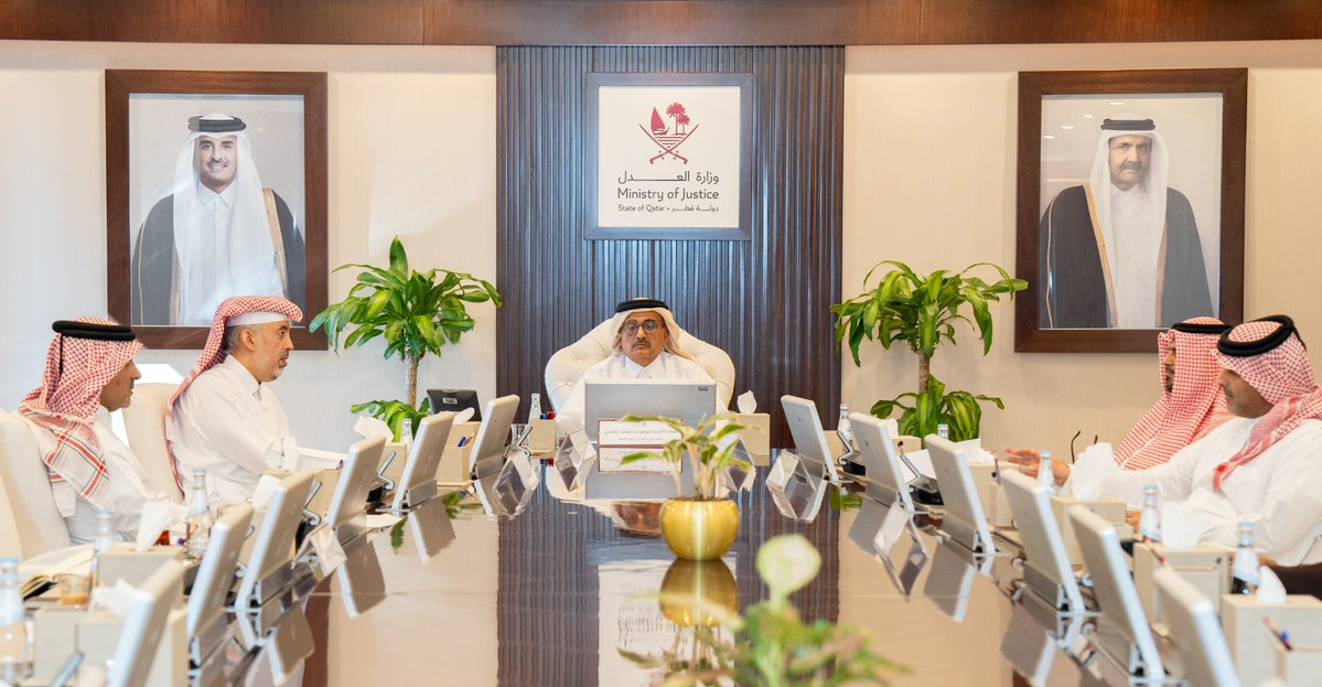 Minister of Justice H E Masoud bin Mohammed Al Amri chairing the Attorneys’ Admission Committee meeting yesterday. 