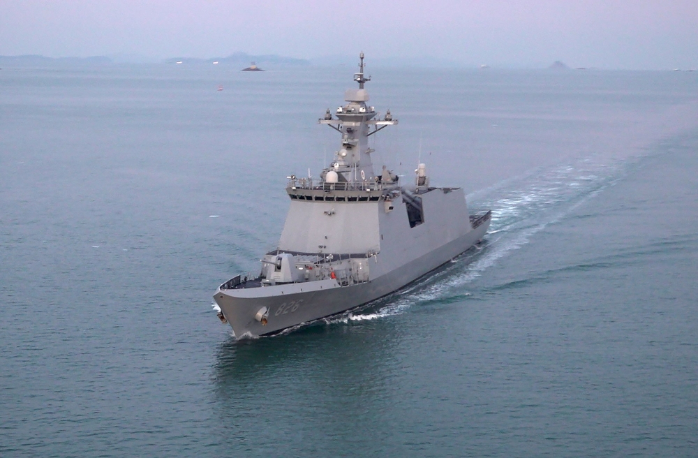 South Korean Navy's new warship Cheonan, a 2,800-ton frigate with significantly enhanced anti-submarine capability, arriving at the Navy's 2nd Fleet Command in Pyeongtaek. (Photo by Handout / South Korean Defence Ministry / AFP) /
