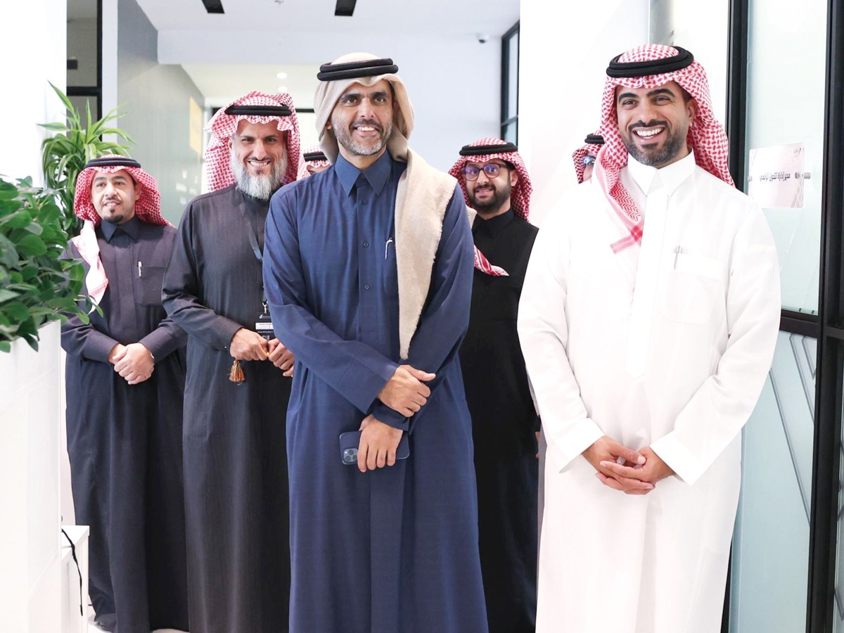 Chairman of Real Estate Regulatory Authority Eng Khalid bin Ahmed Al Obaidli (left) and Chairman of Real Estate Regulatory Authority of Saudi Arabia Eng Abdullah bin Saud Al Hammad (right) with other officials during a meeting Saudi Arabia.