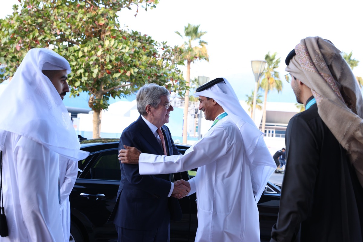 Doha 2024 General Director Khaleel Al Jaber welcomes IOC President Thomas Bach.
