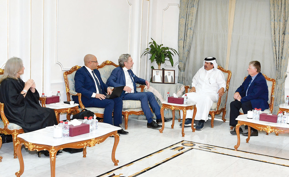 Qatar Chamber First Vice-Chairman, Mohamed bin Ahmed bin Twar Al Kuwari met with Lyall Gorman, Deputy President of the Australian Chamber of commerce and industry, during the meeting.