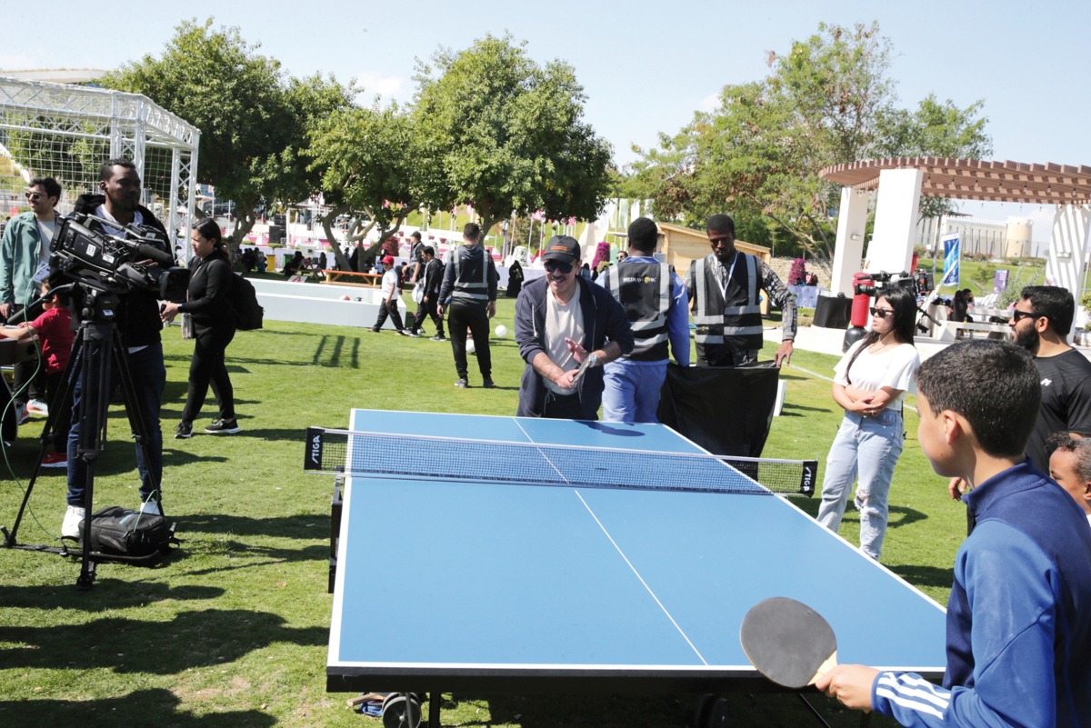 Minister of Transport H E Jassim Saif Ahmed Al Sulaiti taking part in NSD activities. 
