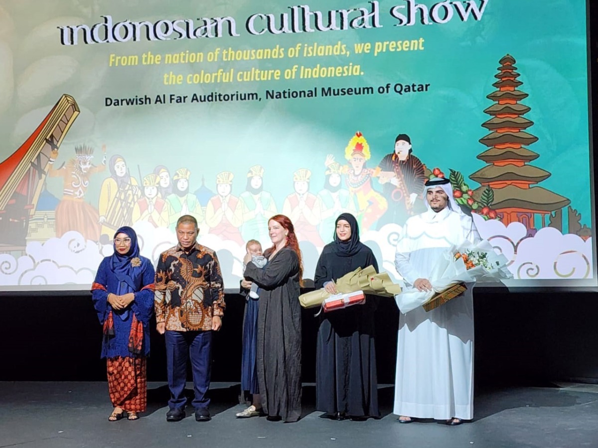 National Museum of Qatar Director Sheikh Abdulaziz Al Thani (right), Indonesian Ambassador to Qatar H E Ridwan Hassan (second left) with other officials at the event.