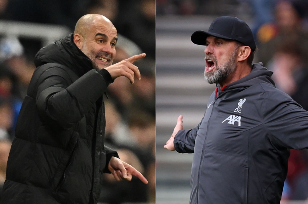 (COMBO) In this combination of file images created in London on March 8, 2024, Manchester City's Spanish manager Pep Guardiola (L) gestures on the touchline during the English Premier League football match between Newcastle United and Manchester City at St James' Park in Newcastle-upon-Tyne, north east England on January 13, 2024 and Liverpool's German manager Jurgen Klopp (R) gestures on the touchline during the English Premier League football match between Brentford and Liverpool at the Gtech Community Stadium in London on February 17, 2024. (Photo by Oli SCARFF and Adrian DENNIS / AFP)
