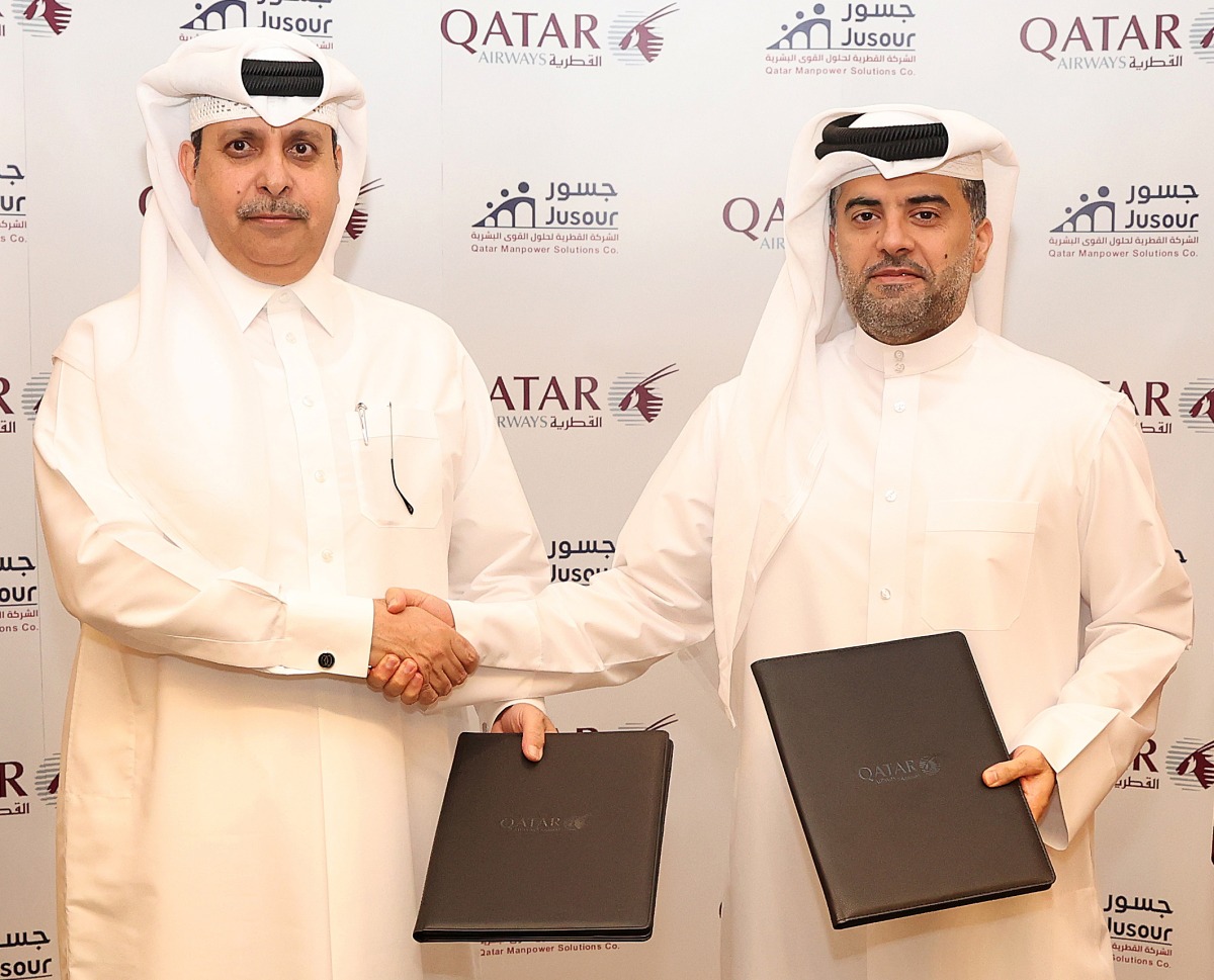 Qatar Airways Group Chief Executive Officer, Engr. Badr Mohammed Al Meer (right) and Jusour’s Chief Executive Officer, Engr. Abdulhadi Bakhit Barqan during the agreement signing ceremony.