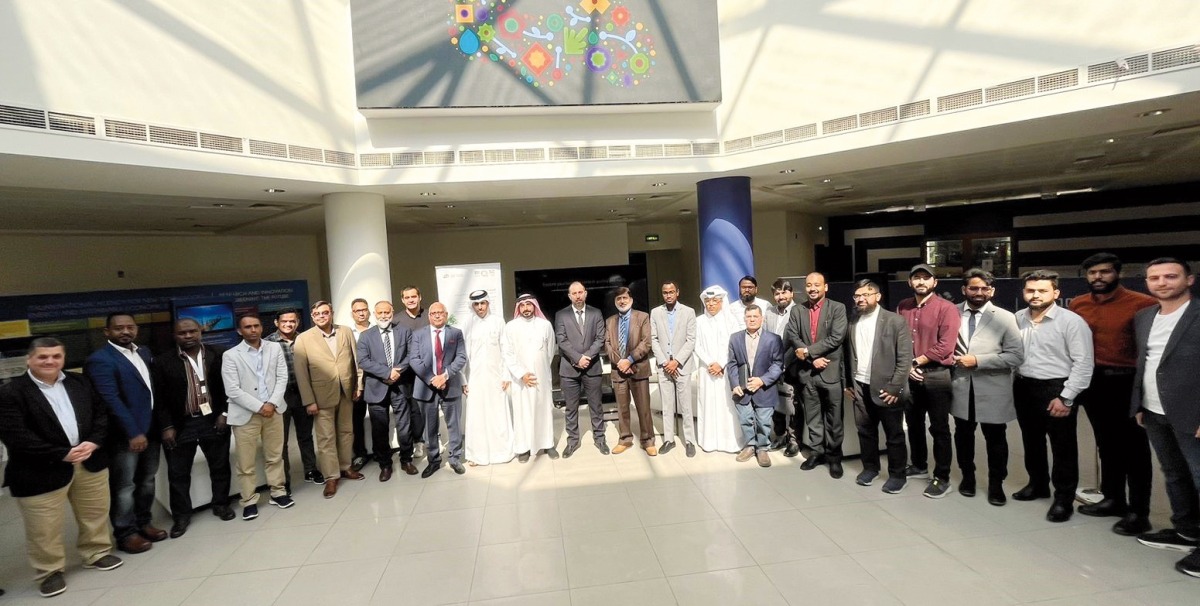 Participants and officials at the seminar. 