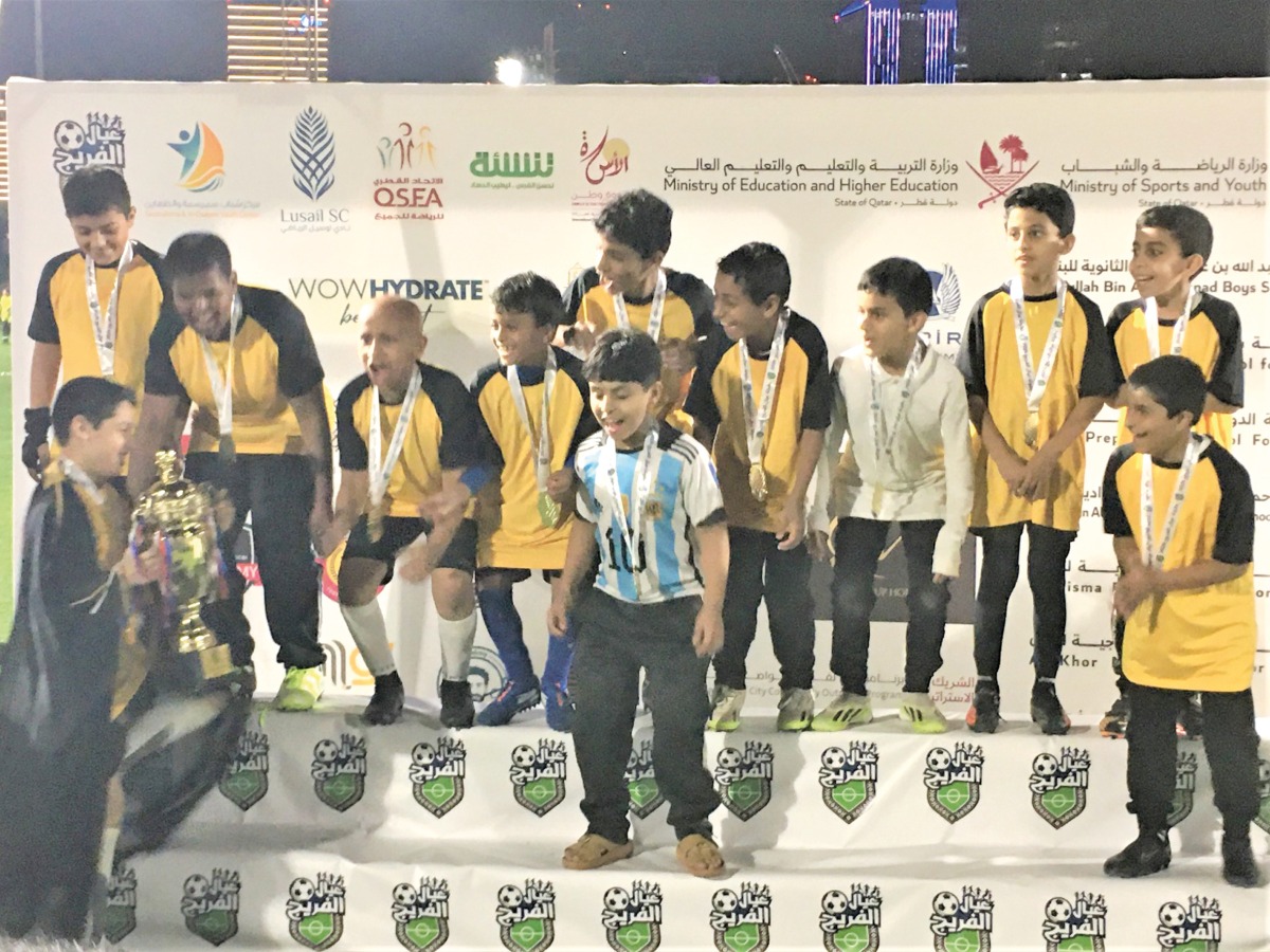 The winning team being felicitated.