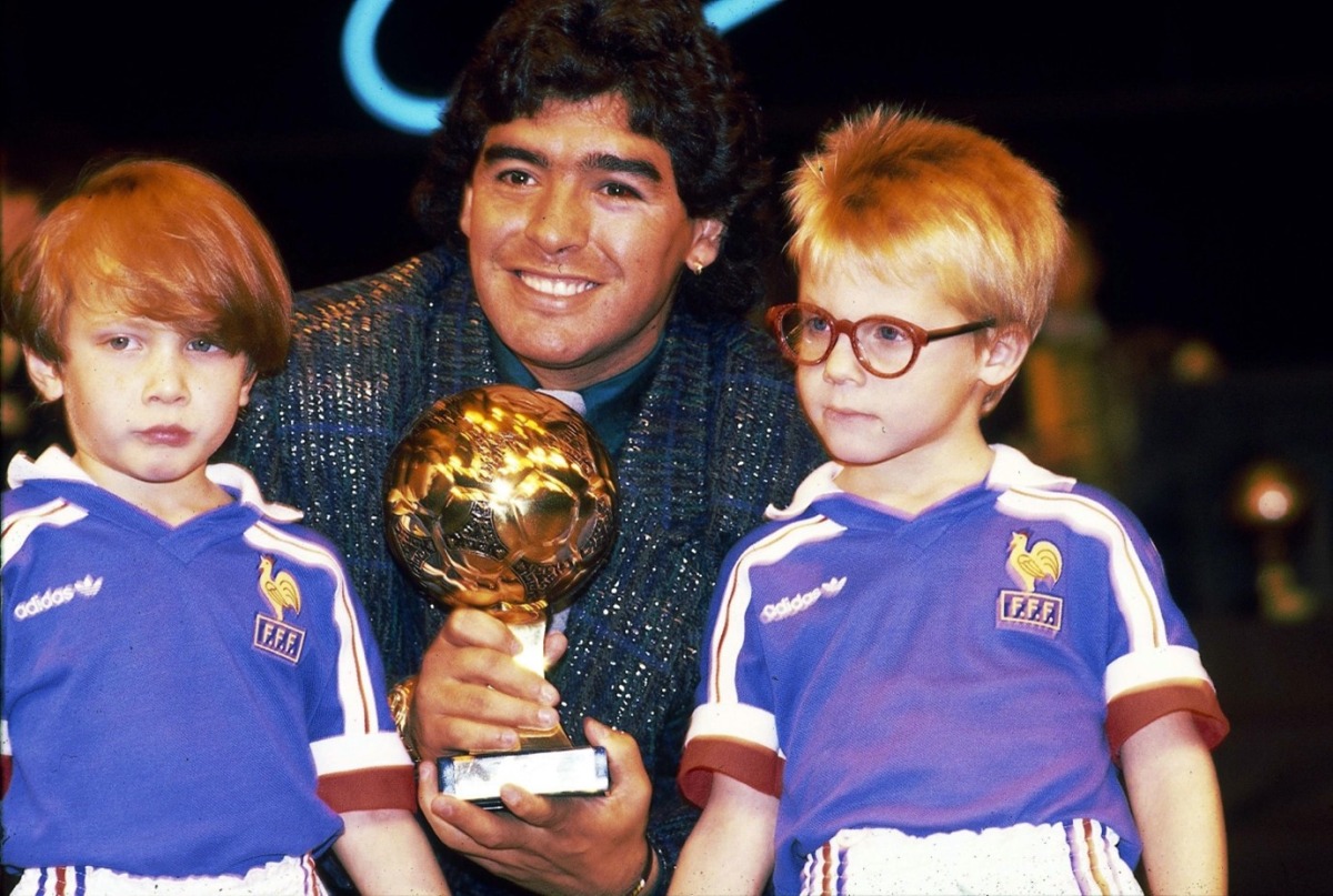 Diego Maradona receiving his Adidas Golden Ball trophy at the Lido in 1986 – copyright Presse Sports

