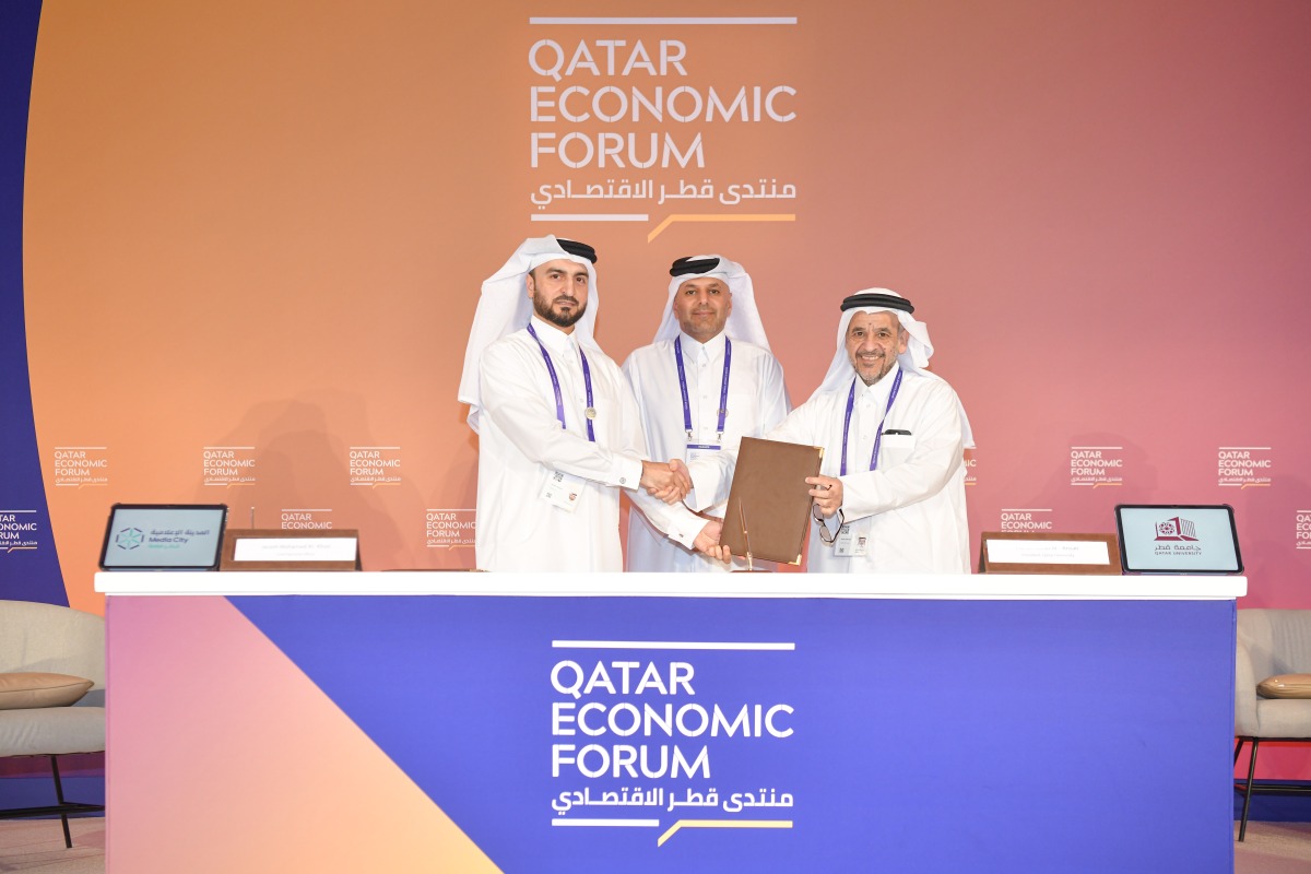 Sheikh Dr. Abdulla bin Ali Al Thani, Chairman of Media City Qatar and Dr. Omar Al Ansari, President of Qatar University during the agreement signing.